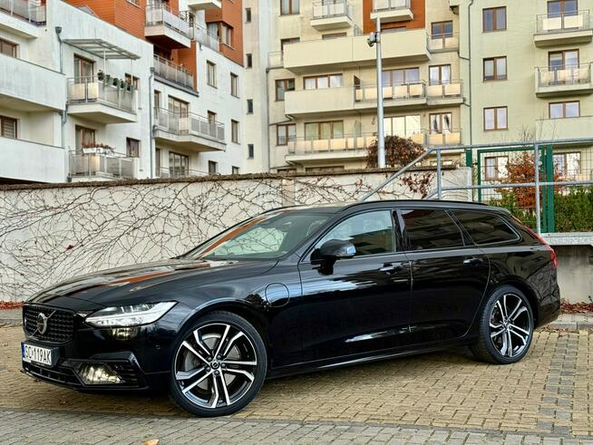 Volvo V90 T8 AWD Plug-In Hybrid R-Design