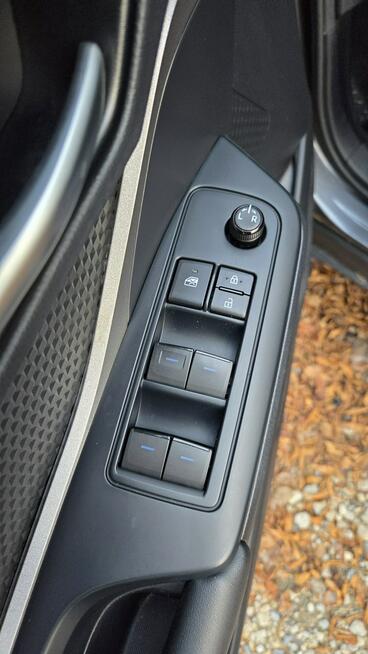 Toyota C-HR 1.8 HSD Lift 41 tyś km Ast. Pasa Distronic kamera Super Stan