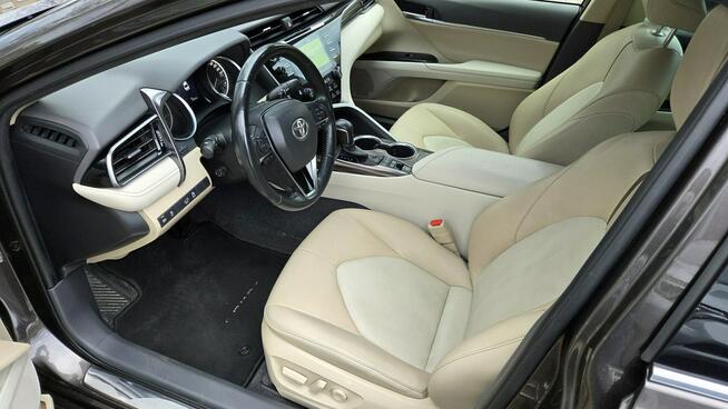 Toyota Camry 2.5 Hybrid FV 23% Salon PL Jasna Skóra Blisy Hand Free Navi Super Stan