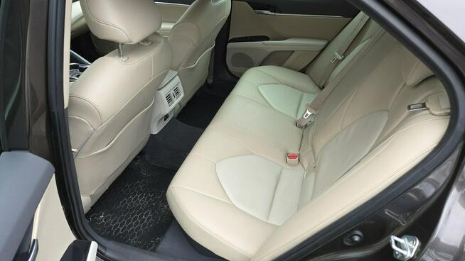 Toyota Camry 2.5 Hybrid FV 23% Salon PL Jasna Skóra Blisy Hand Free Navi Super Stan