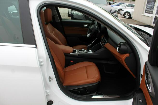 Alfa Romeo Giulia 2.0 Turbo Kamera Cofania Automat Panorama Nawigacja Skóra Tempomat
