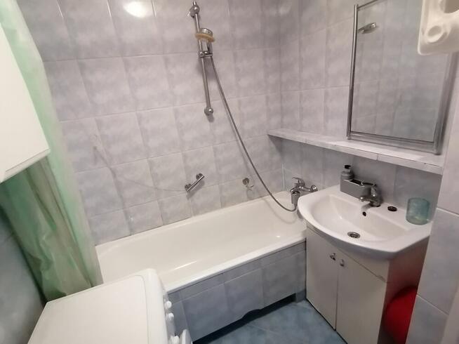 Rozkładowe, balkon, winda. Przy metrze. Grunt uregulowany