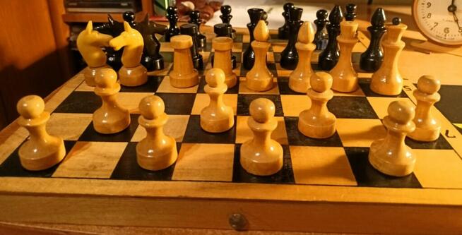 Radziecki zabytkowy zestaw szachowy Rosyjskie szachy