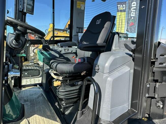 ŁADOWARKA KOŁOWA CATERPILLAR 906