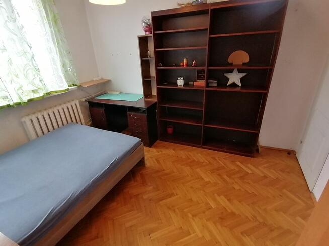 Rozkładowe, balkon, winda. Przy metrze. Grunt uregulowany