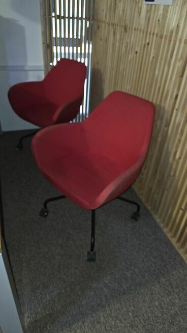 Krzesła biurowe czerwone