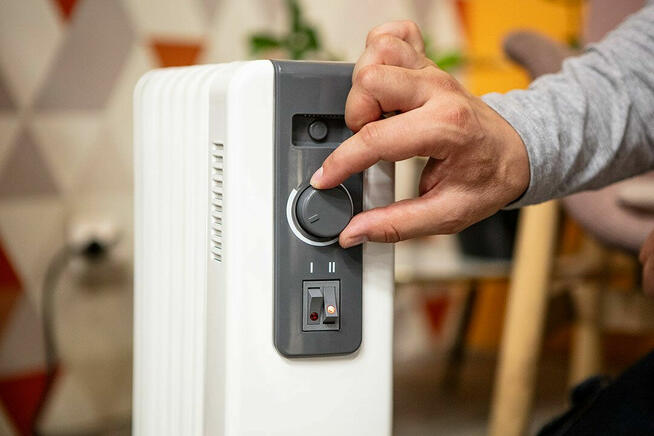 GRZEJNIK OLEJOWY 600W/900W/1500W OLEJAK 7 ŻEBER KALORYFER