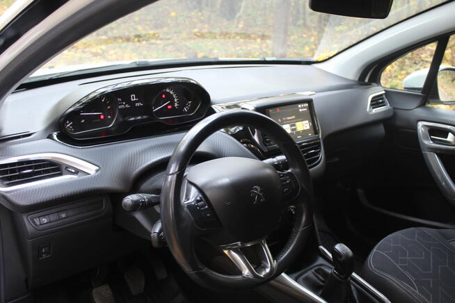 Peugeot 2008 1.5 blueHDI rok 2019 / NAVI / LED /