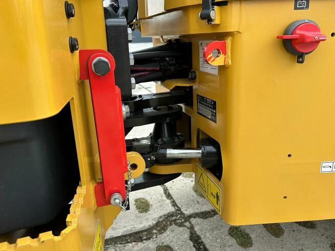 WALEC DROGOWY MARKI CATERPILLAR CB2.7 GC