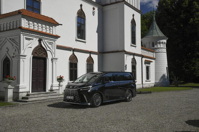 Luxury VIP Chauffeur Service - RZESZÓW