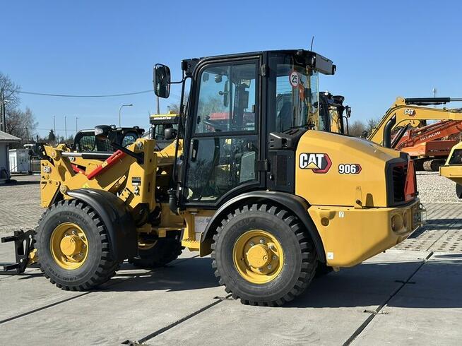 ŁADOWARKA KOŁOWA CATERPILLAR 906