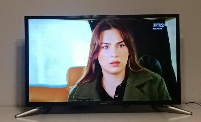 TV Samsung 32 Cali Led HDR SMART TV DVB-T2 HEVC + Upominek+