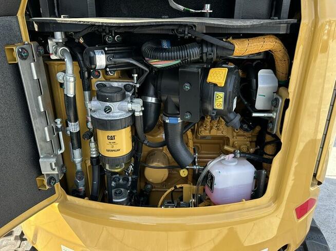 FABRYCZNIE NOWA MINIKOPARKA CATERPILLAR 301.8