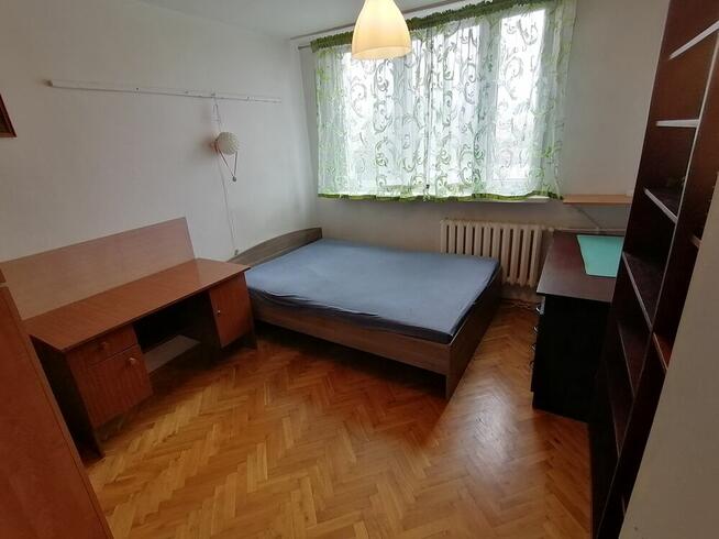 Rozkładowe, balkon, winda. Przy metrze. Grunt uregulowany