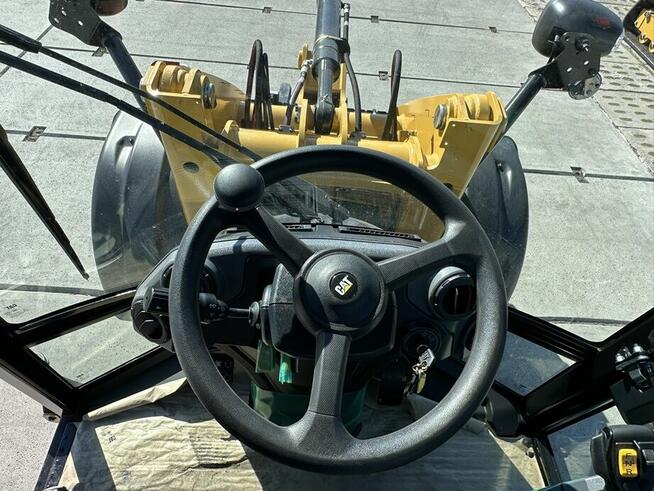 ŁADOWARKA KOŁOWA CATERPILLAR 906