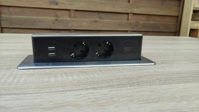 Stół konferencyjny 100x150 z mediaportem Orno