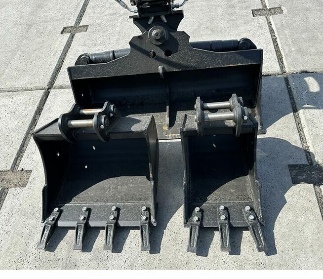 FABRYCZNIE NOWA MINIKOPARKA CATERPILLAR 301.8