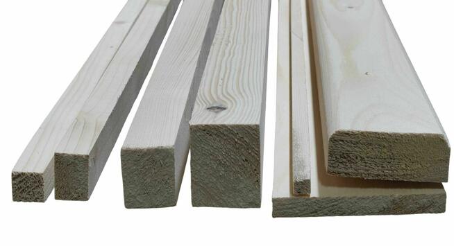 Drewno świerkowe – kantówki, deski, listwy, opaski, cokoły