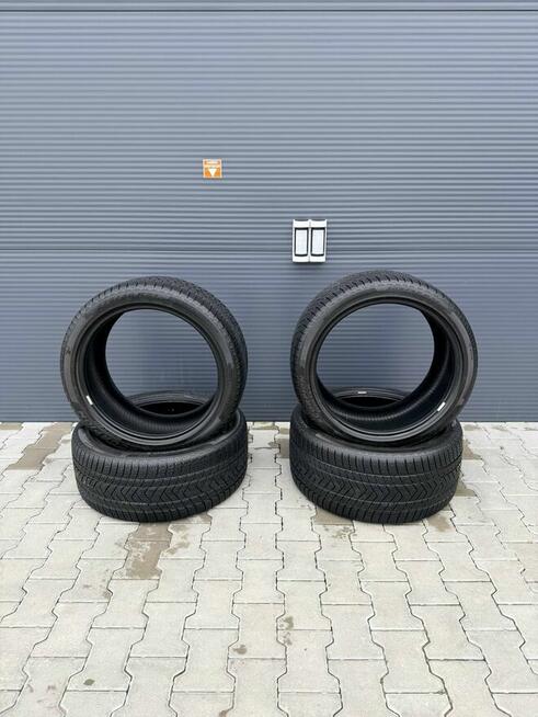 Opony zimowe 305/35 R21 i 275/40 R21 z homologacją Porsche