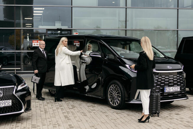 Luxury VIP Chauffeur Service - RZESZÓW
