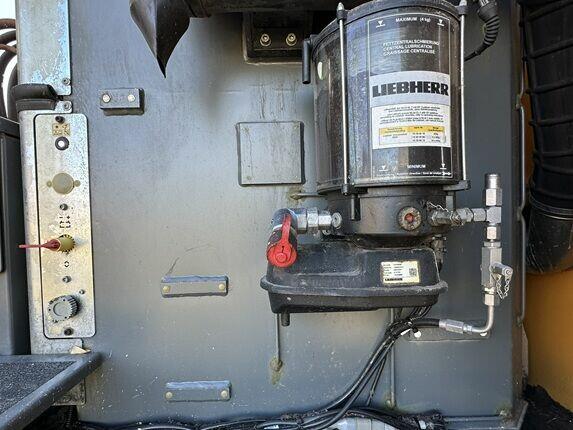 KOPARKA PRZEŁADUNKOWA LIEBHERR LH 22 M LITRONIC