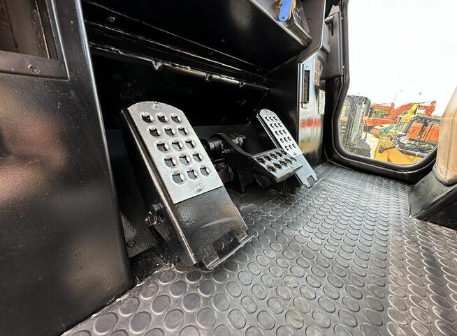 ŁADOWARKA GĄSIENICOWA MARKI CATERPILLAR 973C