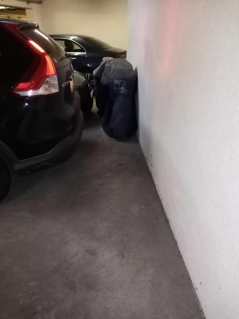 Wynajmę miejsce parkingowe na Leszczyńskiej 4 w Łodzi.