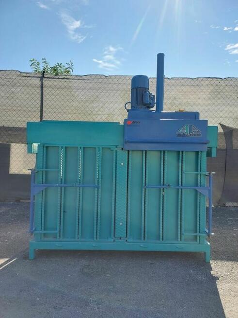 Belownica prasa dwukokorowa do foli makulatury kartonu