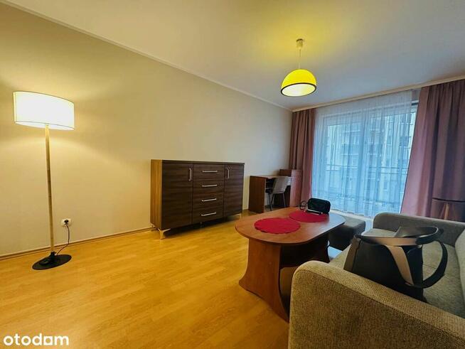 Al. M. Kromera, 2 pokoje, balkon, garaż