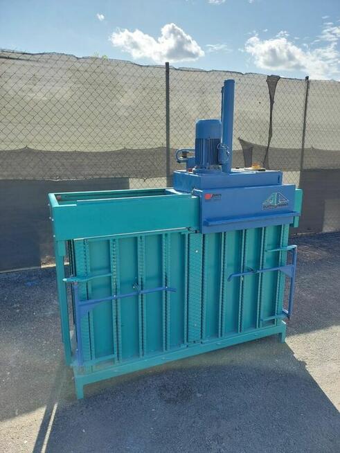 Belownica prasa dwukokorowa do foli makulatury kartonu