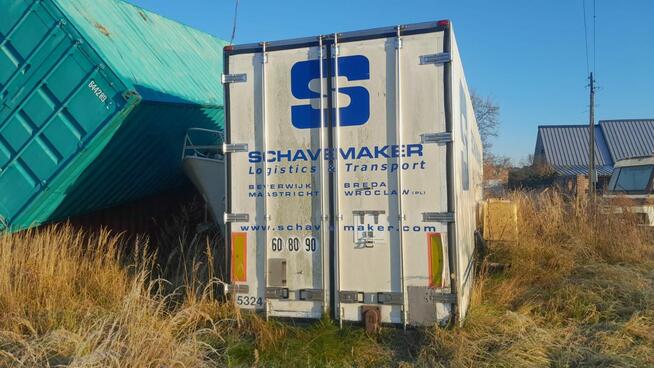 Kontener z Naczepy chłodni / izoterma