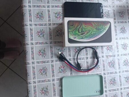 Sprzedam Iphone Xs Max 64 GB