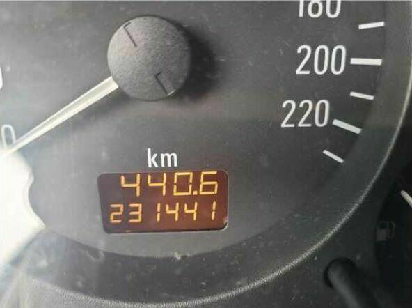 Syndyk sprzeda samochód Opel Meriva, 2004 r.