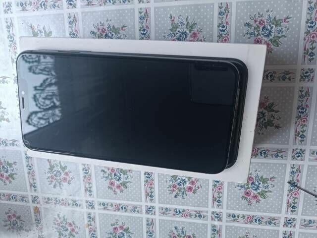 Sprzedam Iphone Xs Max 64 GB