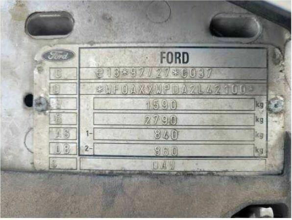 Syndyk sprzeda samochód Ford Focus, 2002 r.