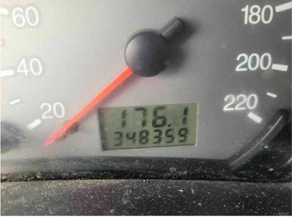 Syndyk sprzeda samochód Ford Focus, 2002 r.