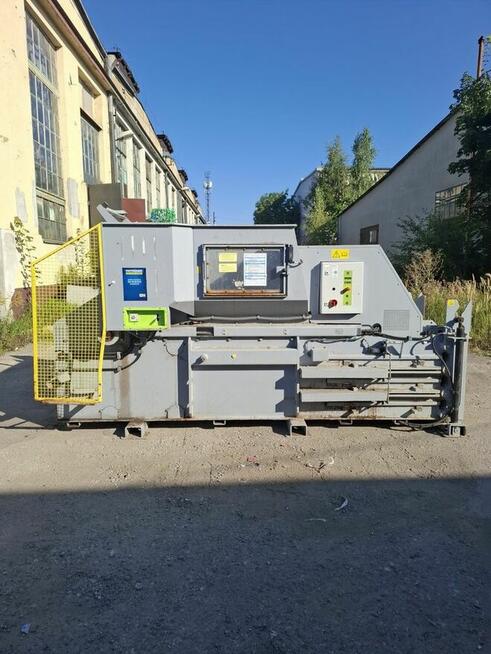 Prasa pozioma kanalowa do odpadów foli makulatury kartonu