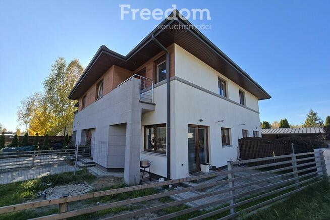 Komfortowy, dwupoziomowy segment mieszkalny.