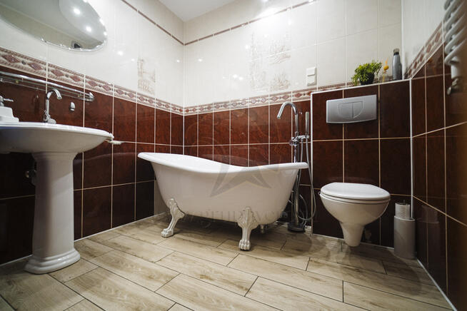 Wąska, ale z charakterem – 235 m² pomysłów.