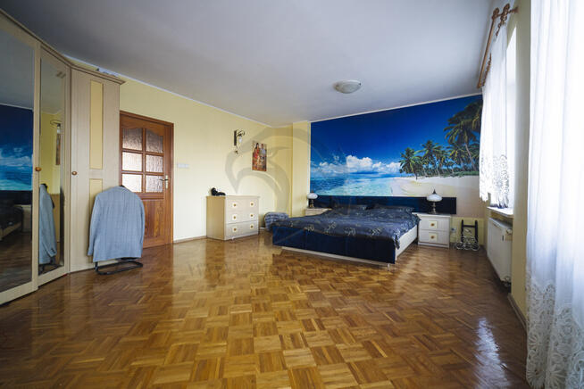 Wąska, ale z charakterem – 235 m² pomysłów.