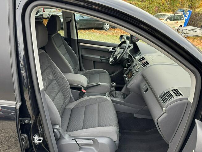 Volkswagen Touran 1.4TSi-140km-6-Bieg.-Nawigacja-Ksenon-PDC-Klimatronik-Tempomt-Komputer