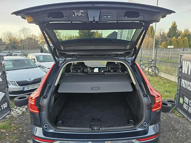 Volvo XC 60 2.0 benz 200KM Automat Skóra ACC AutoPilot Virtual BEZWYPADEK 1 Reka