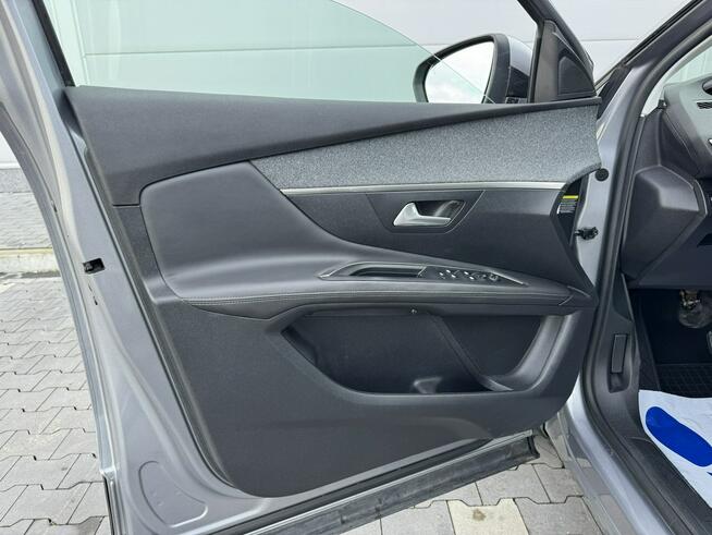 Peugeot 3008 1.2 / 131KM LED Automat Nawigacja Panorama Półskóra Grzane Fotele