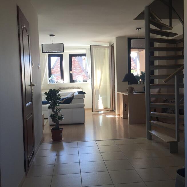 Sprzedam dwupoziomowe mieszkanie w centrum Mikołowa