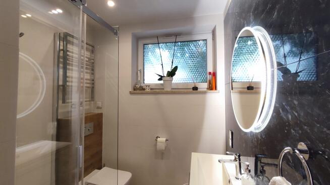 DOM BLIŹNIAK W ŚWIETNEJ LOKALIZACJI