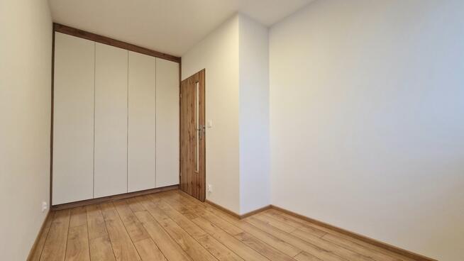 Nowoczesne na 1 piętrze z baloknen duży parking