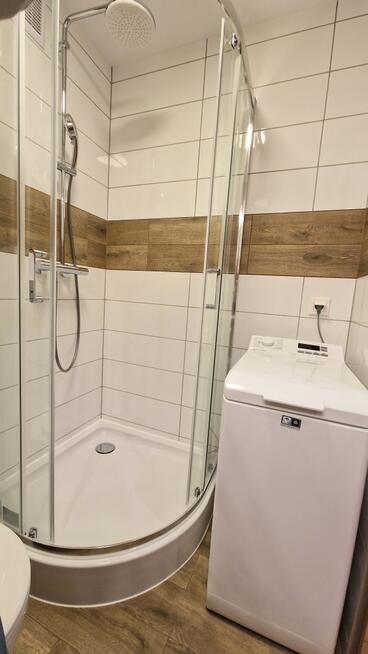 Nowoczesne na 1 piętrze z baloknen duży parking