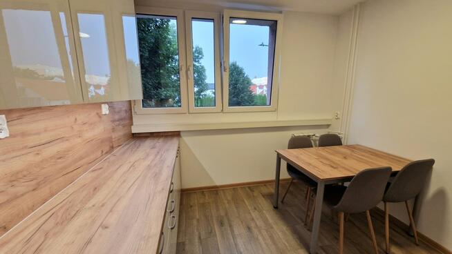 Nowoczesne na 1 piętrze z baloknen duży parking