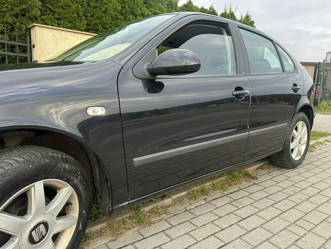 Seat Leon 1,6 MPI, klimatronic, zmieniarka CD, opony wielosezonowe, sport fotele