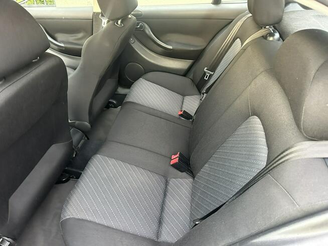 Seat Leon 1,6 MPI, klimatronic, zmieniarka CD, opony wielosezonowe, sport fotele